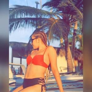 Meet your Posher, Mayelin